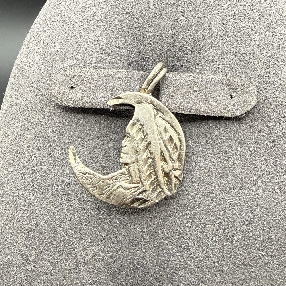 Vintage 925 Sterling Silver Native Tribal Chief Crescent Moon Charm Pendant 2.0g